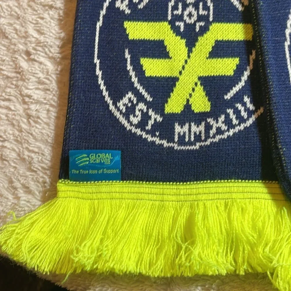 Futbol first scarf